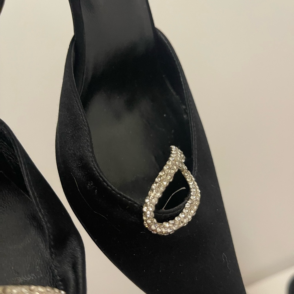 Oscar de la Renta Black Pointed Toe Slingback Heels with Crystal Oval Accent - Picture 3 of 7